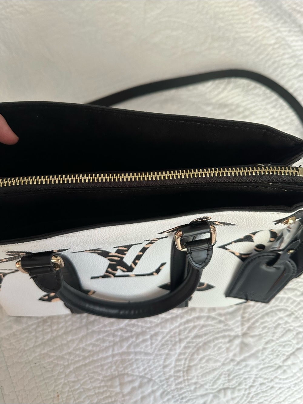 Louis Vuitton DUPE White & Black Monogram Mini Speedy Bag - Picture 5 of 6